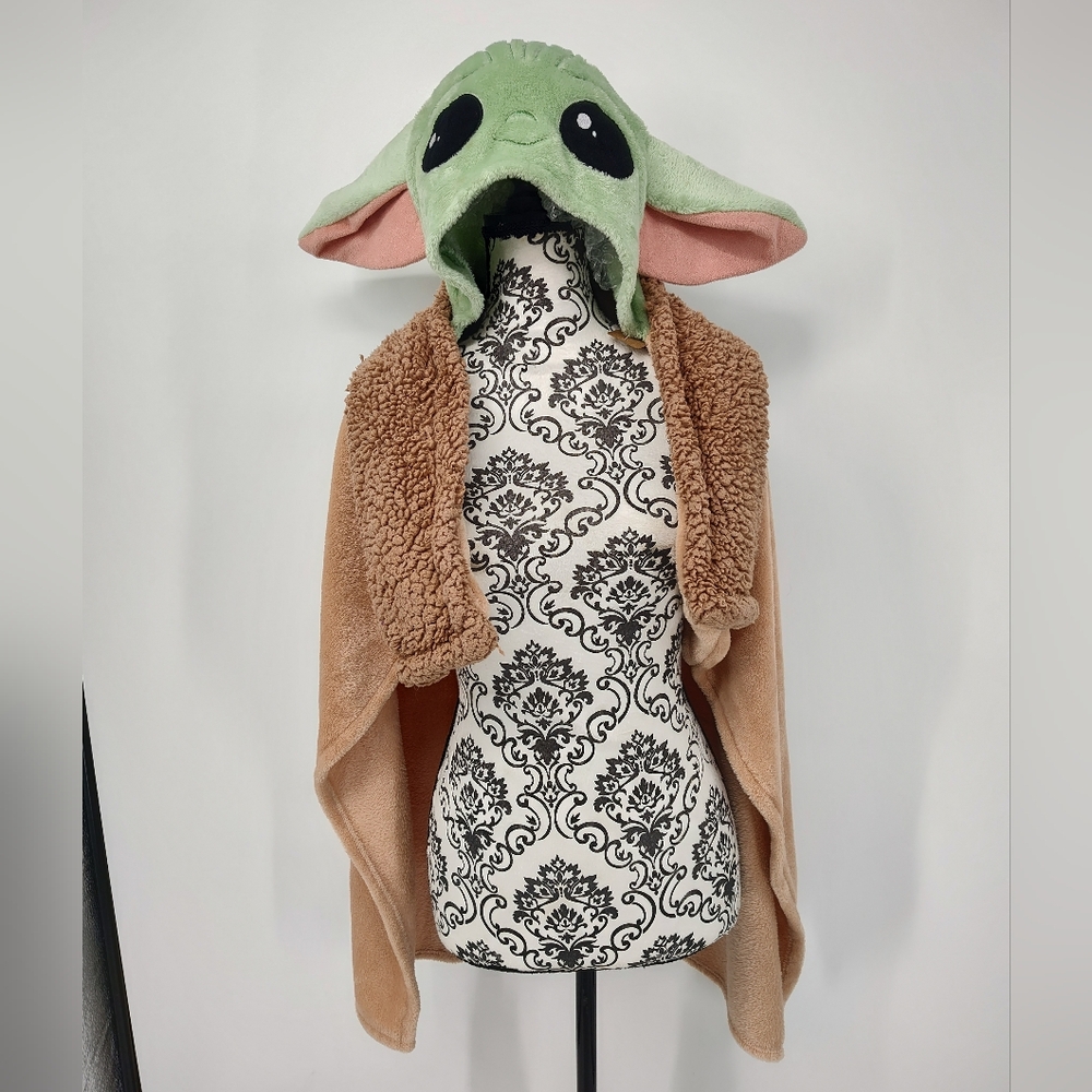 Disney Mandalorian Grogu Baby Yoda Cozy Kids Hooded Blanket